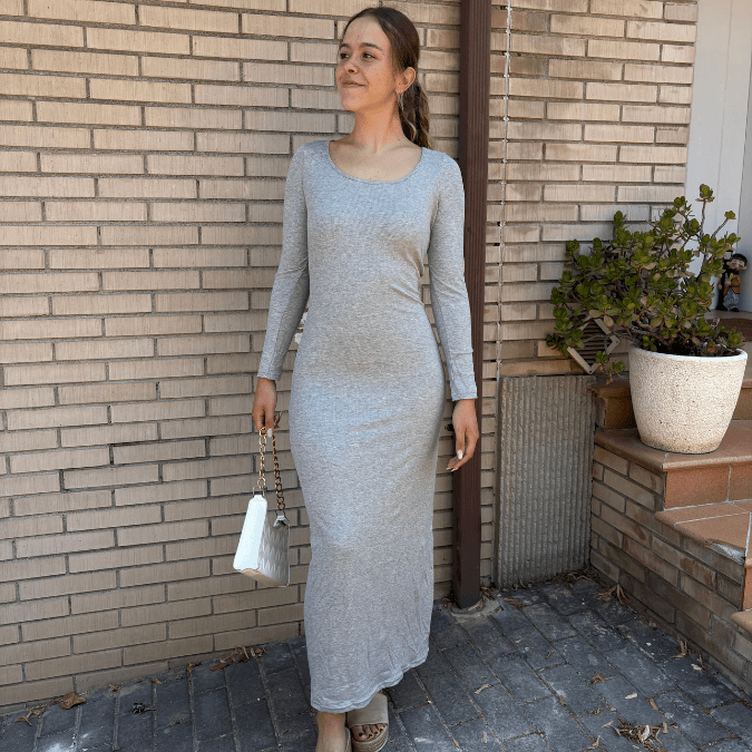 Vestido Largo Gris "Silueta Perfecta" - Femme Finds